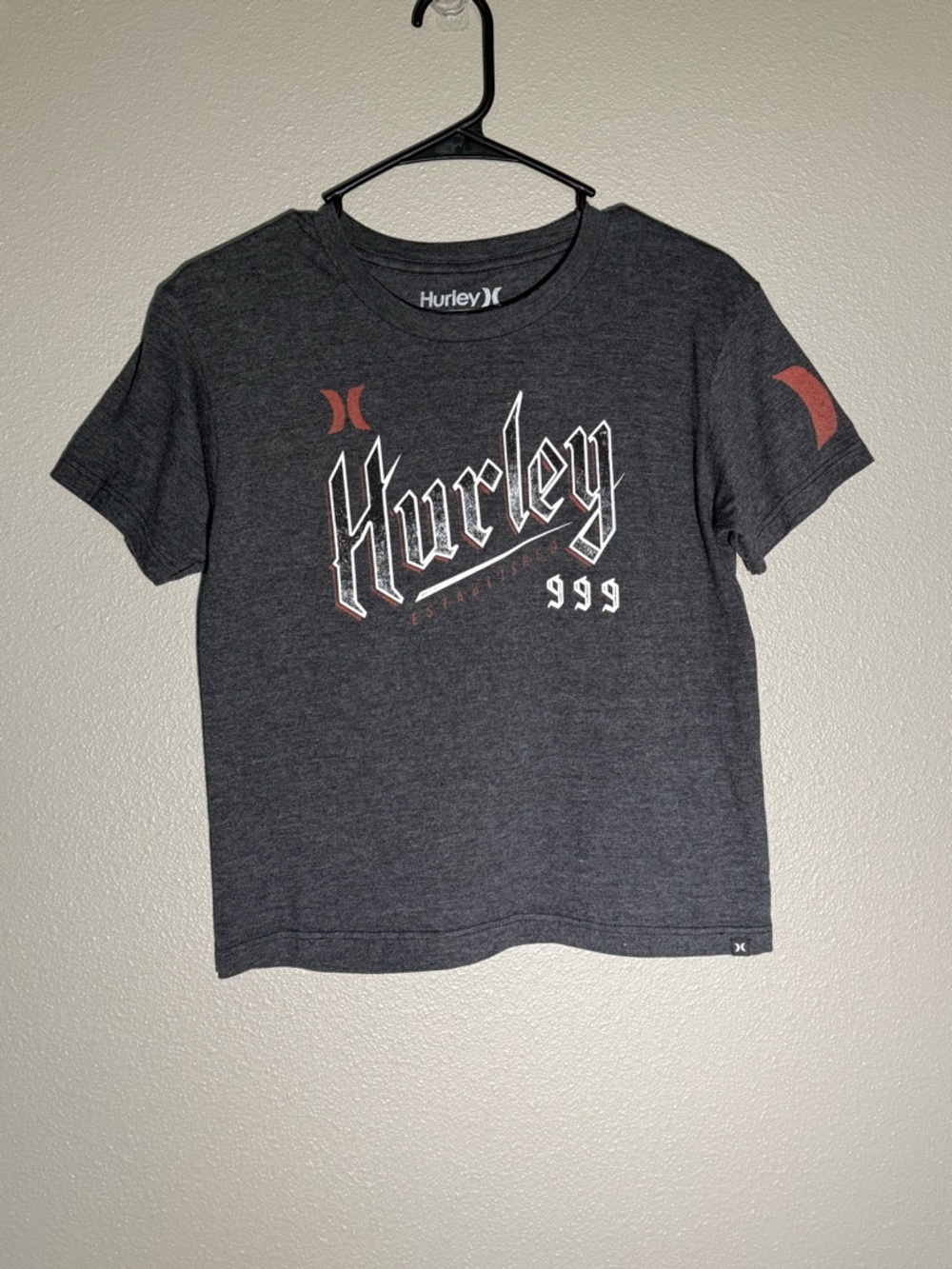 Hurley Boys' Dark Charcoal Graphic Logo Tee with Red Accents